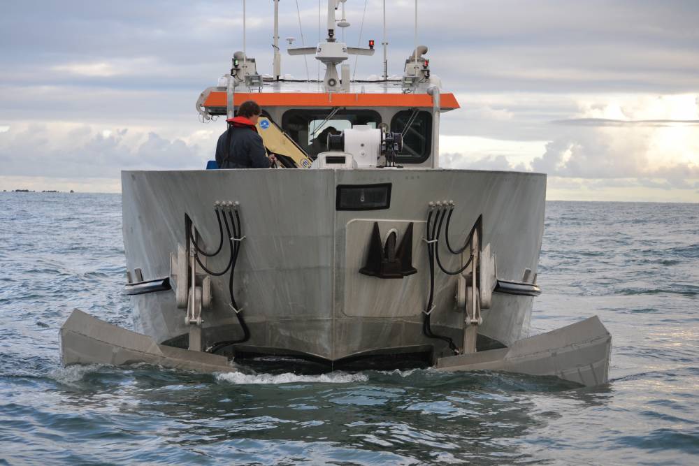 Bateau dépollueur